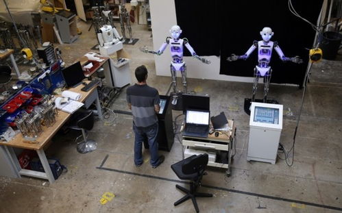 探秘英国类人机器人工厂 产品可与人类互动交流